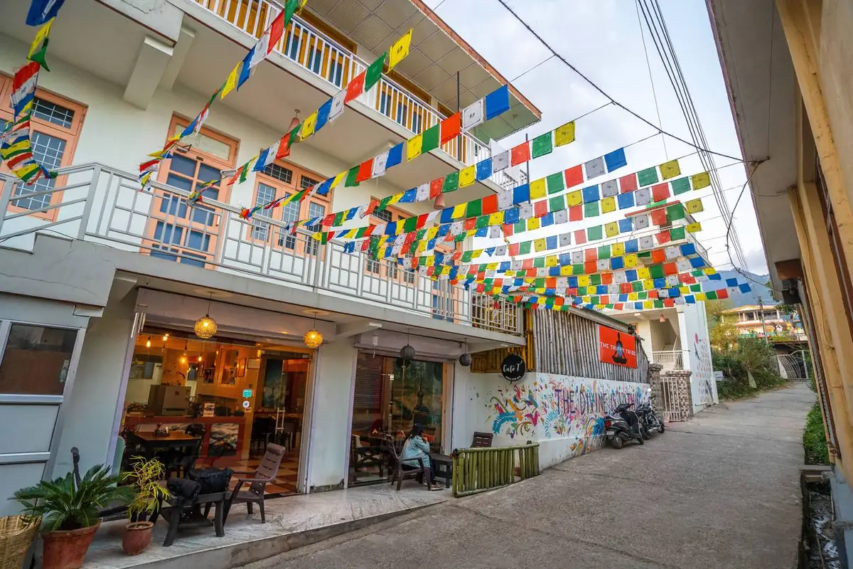 Street scene in the Bir area
