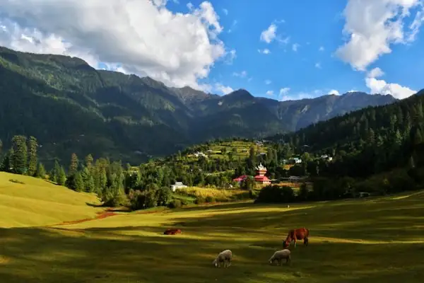 Valley landscape near Bir Billing