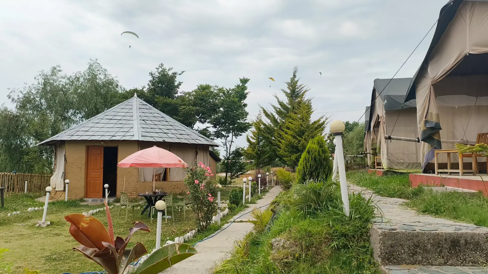 Accommodation options around Bir